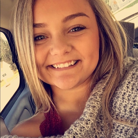 Meet your Posher, Abby - Picture 1 of 1